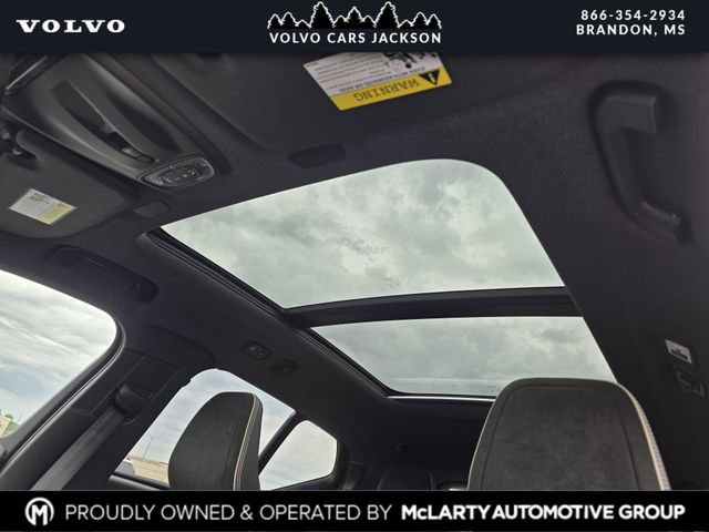Used 2021 Volvo XC40 T5 R-Design AWD/4WD image 21