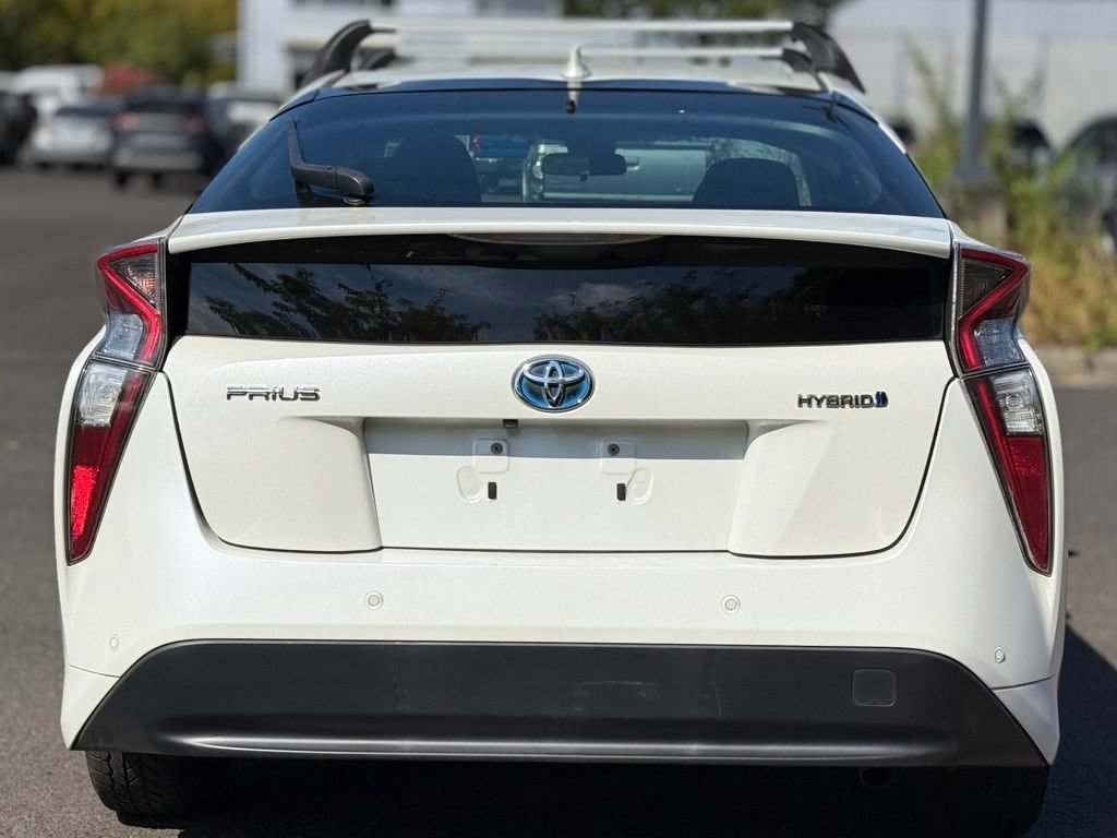 Used 2017 Toyota Prius Two w/ Prius Two Safety Plus Package FWD image 4