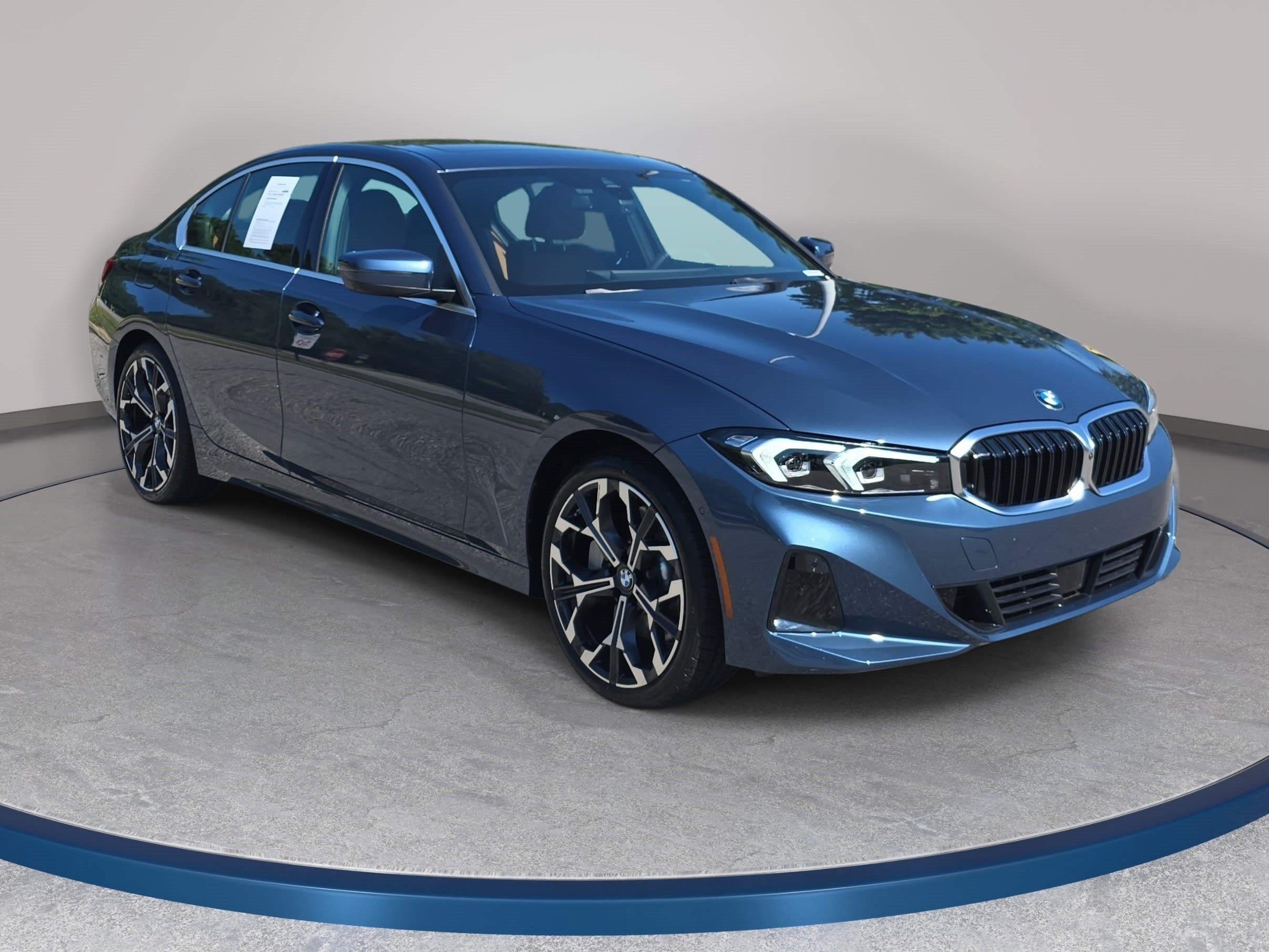 Used 2026 BMW 330i Sedan w/ Premium Package RWD image 3
