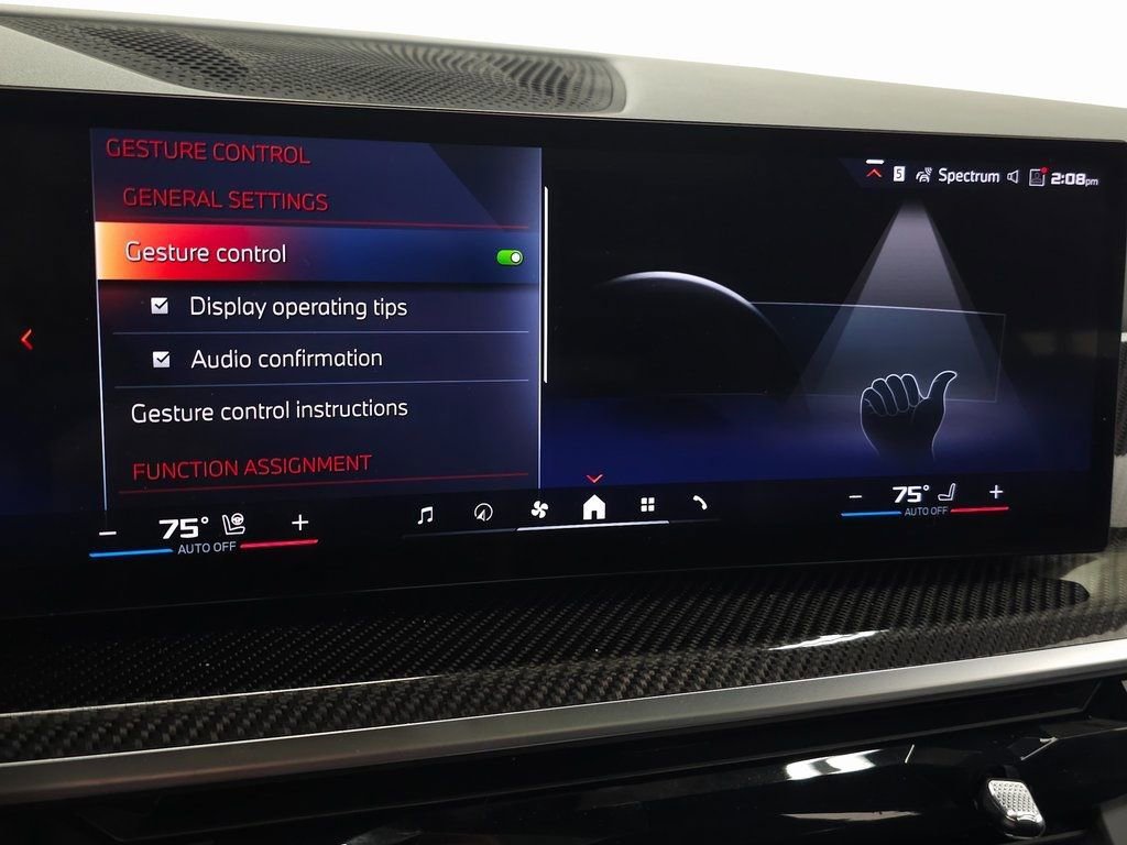 Used 2025 BMW X7 M60i w/ Climate Comfort Package image 30