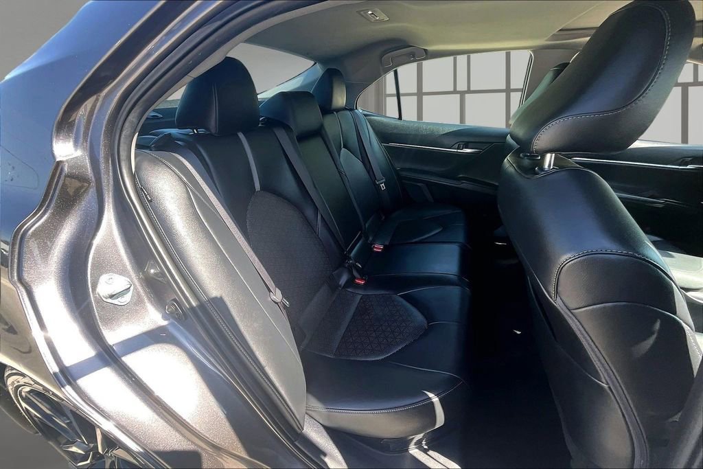 Used 2022 Toyota Camry XSE FWD image 27