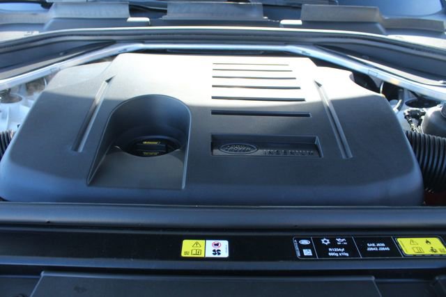 Used 2023 Land Rover Range Rover SE image 3