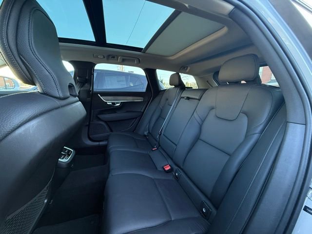 Certified 2024 Volvo V90 B6 Cross Country Plus image 22