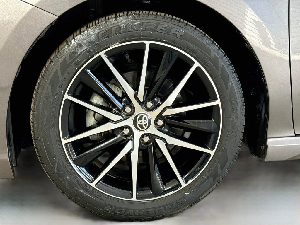Used 2021 Toyota Camry SE FWD image 36