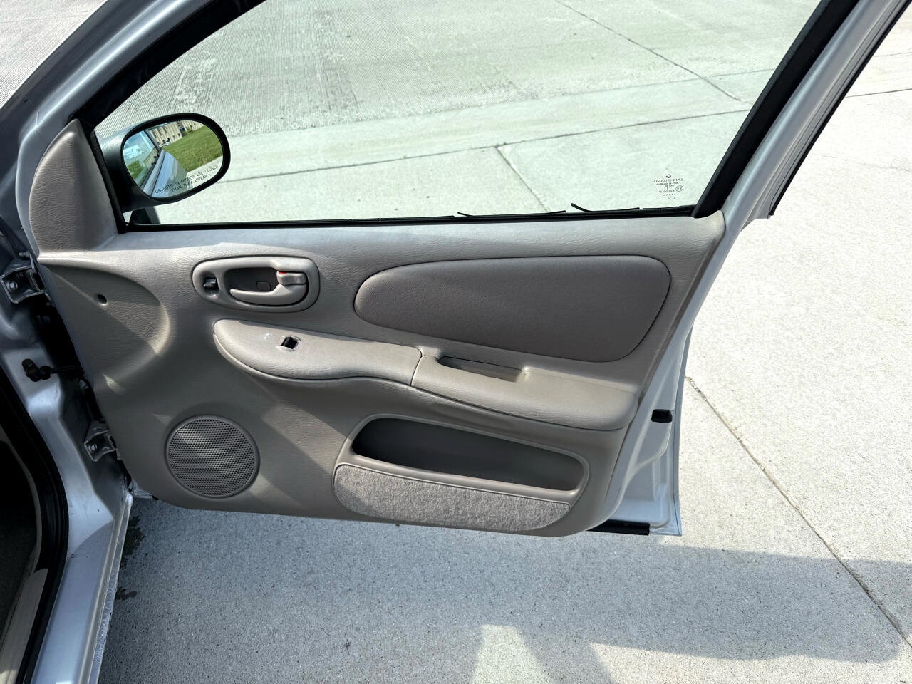 Used 2005 Dodge Neon SXT image 24