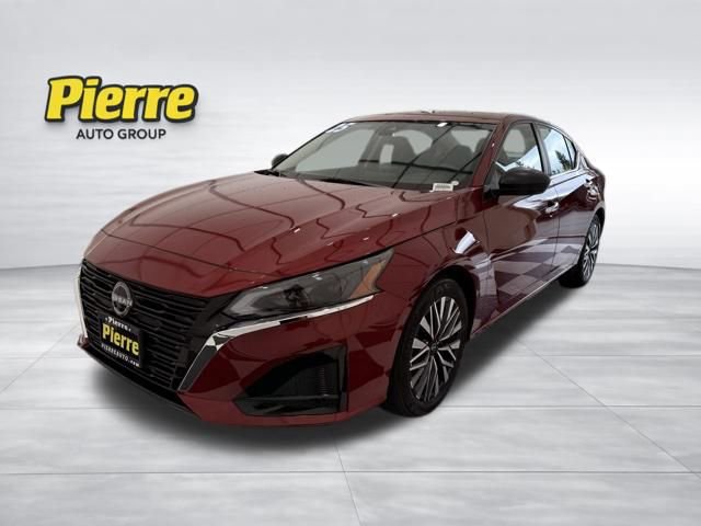 Used 2025 Nissan Altima 2.5 SV FWD image 1