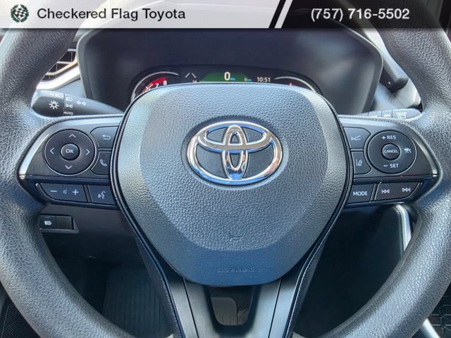 Used 2025 Toyota RAV4 XLE AWD/4WD image 17