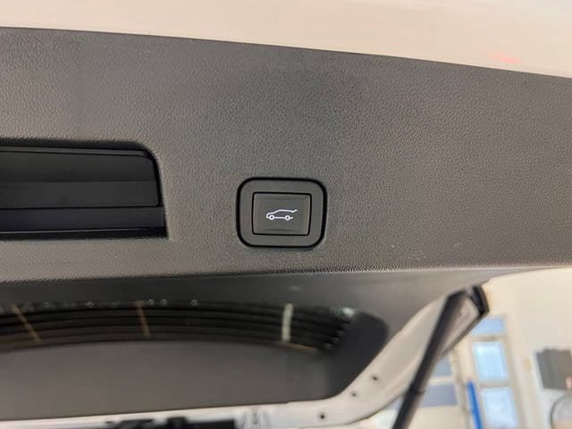 Used 2026 Buick Enclave Preferred AWD/4WD image 10