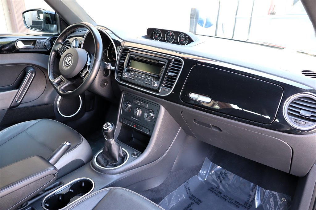 Used 2013 Volkswagen Beetle TDI FWD image 16