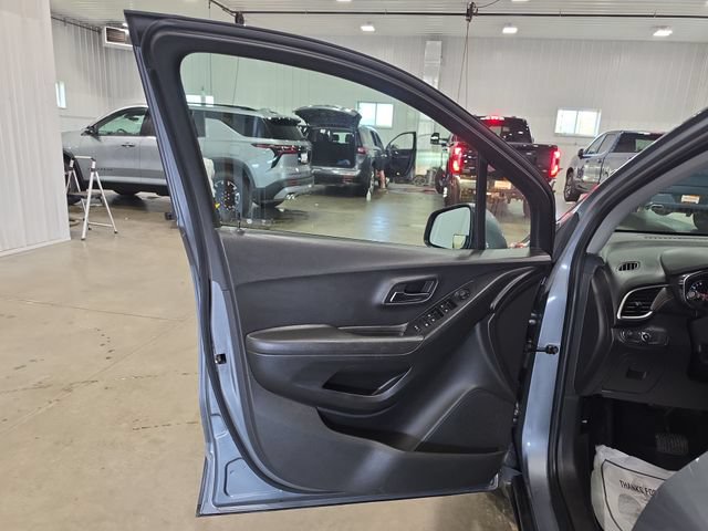 Used 2019 Chevrolet Trax LT w/ LT Convenience Package FWD image 23