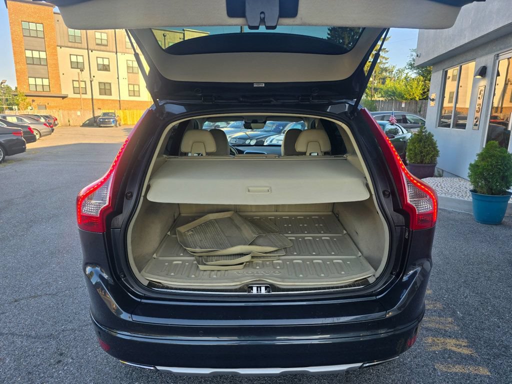 Used 2016 Volvo XC60 T5 Premier w/ Technology Package AWD/4WD image 14