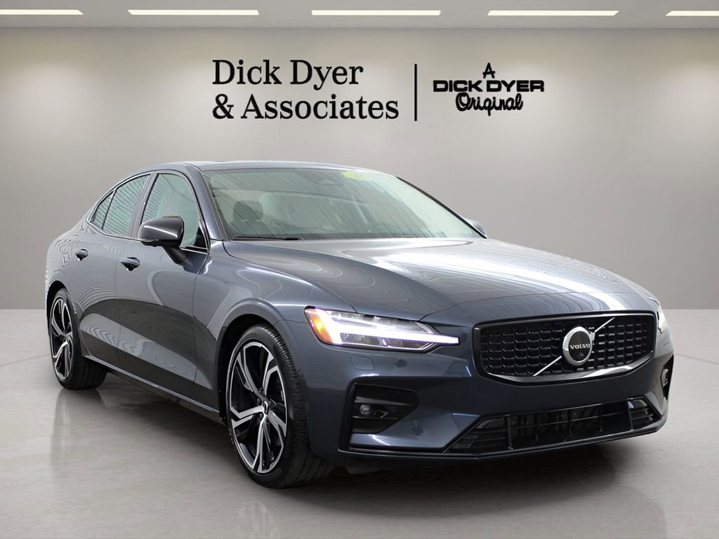 Used 2023 Volvo S60 B5 Plus w/ Climate Package image 8