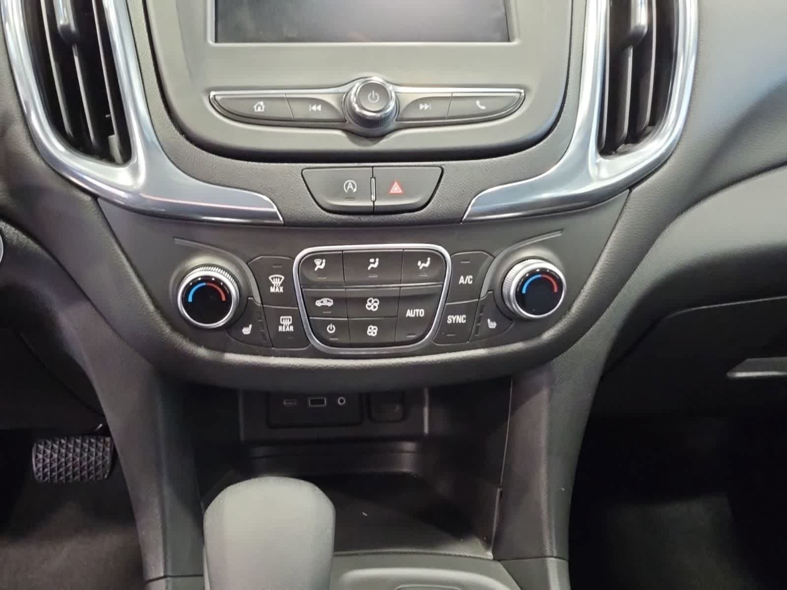 Used 2023 Chevrolet Equinox LT FWD image 23