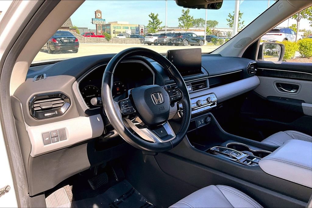 Used 2024 Honda Pilot Elite image 16