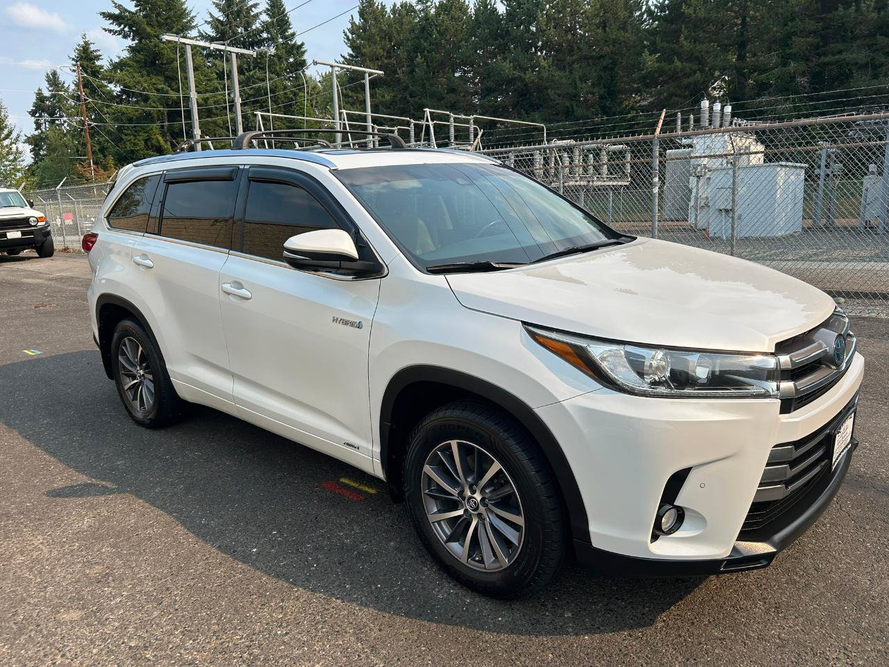 Used 2018 Toyota Highlander Limited Platinum AWD/4WD image 3