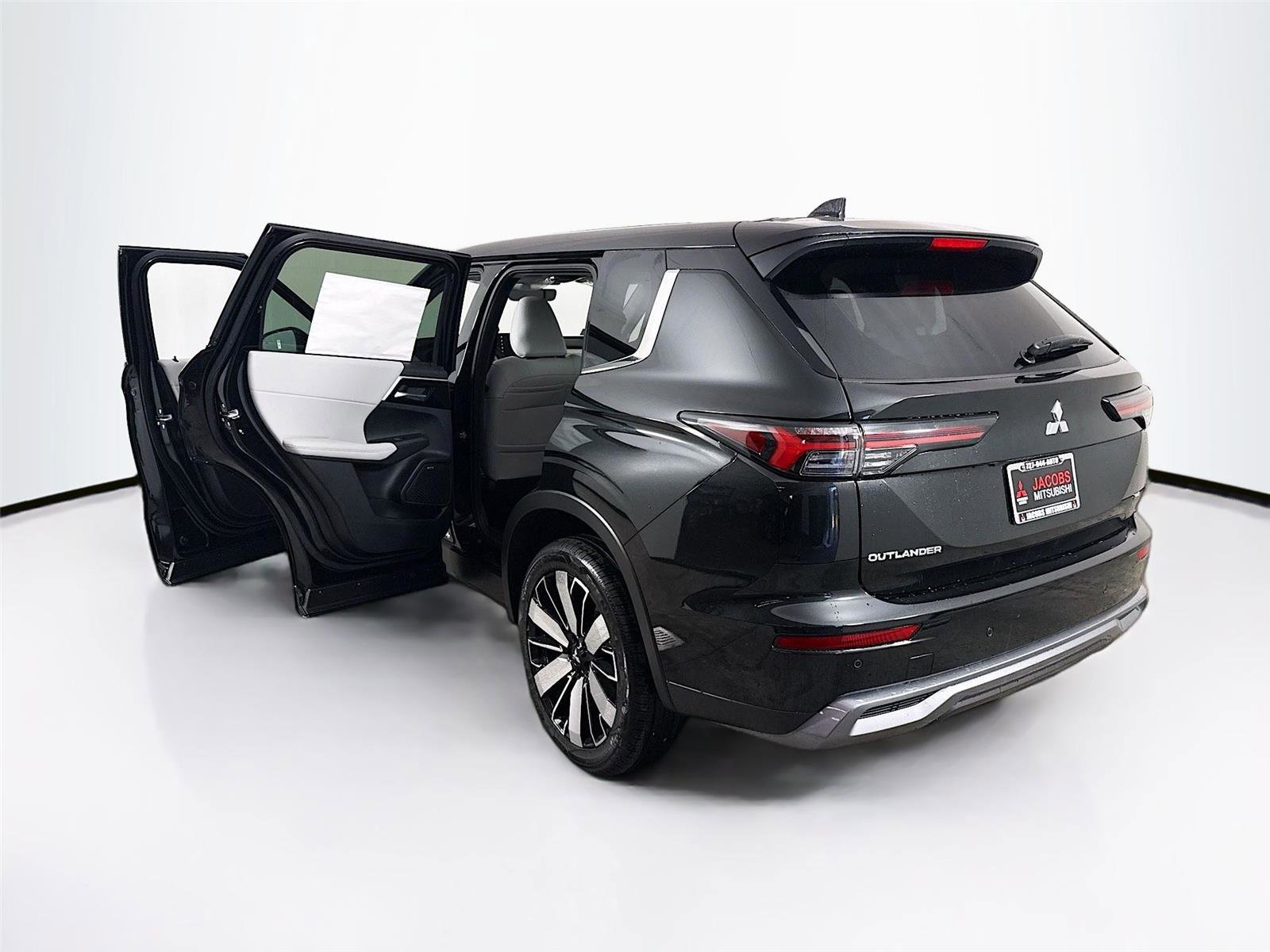 New 2026 Mitsubishi Outlander SE image 35