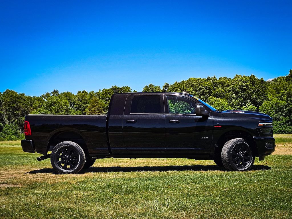 Used 2025 RAM 2500 Laramie AWD/4WD image 3