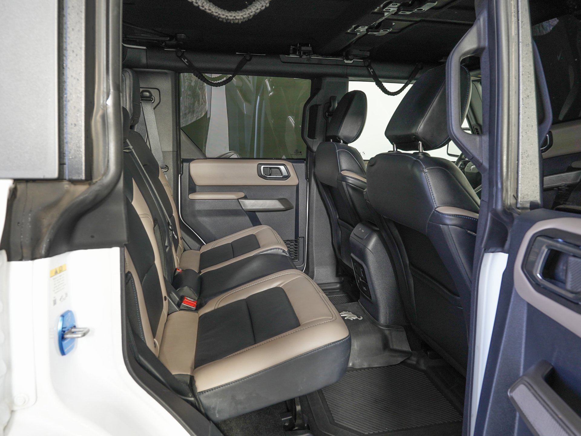 Used 2023 Ford Bronco Wildtrak image 10