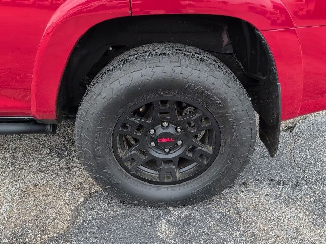 Used 2022 Toyota 4Runner TRD Off-Road Premium w/ Moonroof Package AWD/4WD image 3