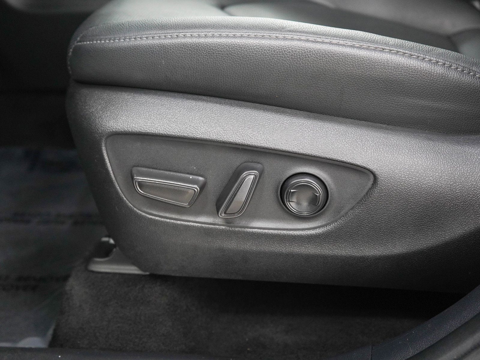 Used 2024 Toyota Grand Highlander AWD Hybrid image 29
