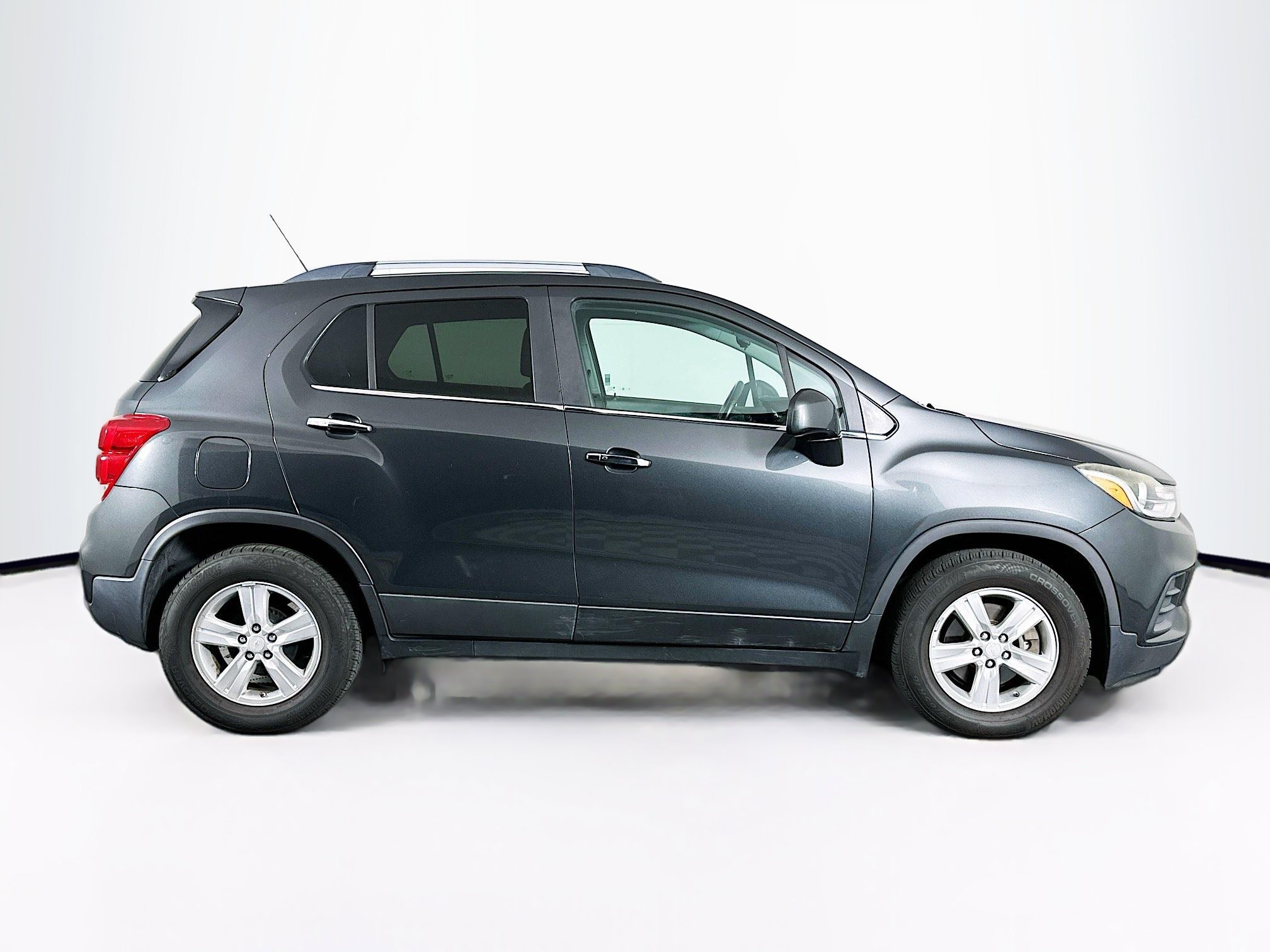 Used 2017 Chevrolet Trax LT w/ LT Convenience Package FWD image 10