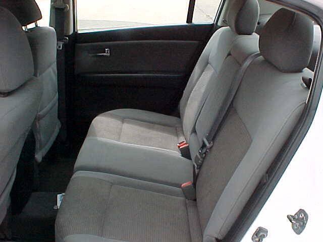 Used 2010 Nissan Sentra 2.0 SR FWD image 10