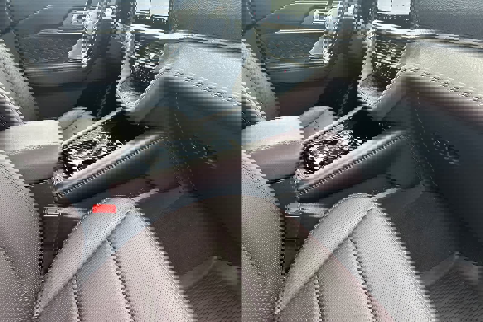 Certified 2025 Ford Explorer Platinum w/ Ultimate Package image 17