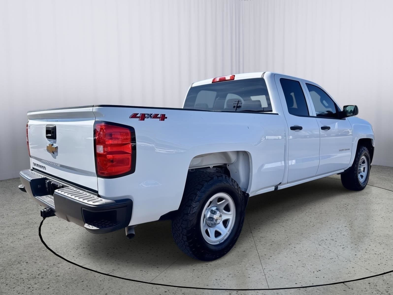 Used 2018 Chevrolet Silverado 1500 W/T w/ WT Convenience Package AWD/4WD image 6