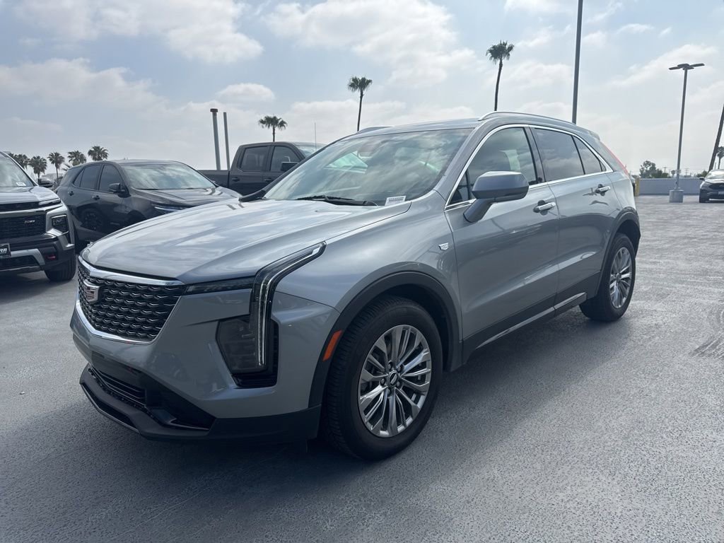 Used 2024 Cadillac XT4 Premium Luxury FWD image 1