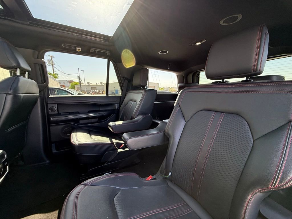 Used 2023 Ford Expedition Limited image 6