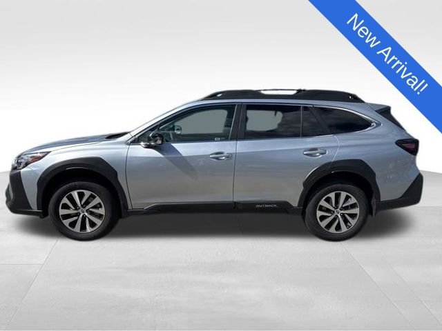 Used 2025 Subaru Outback Premium AWD/4WD image 4