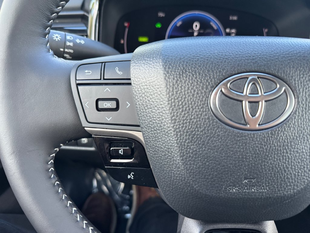 Used 2026 Toyota Camry SE w/ Convenience Package FWD image 29