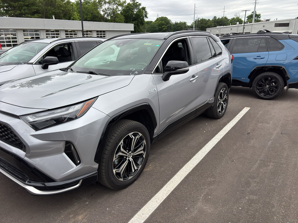 Used 2024 Toyota RAV4 XSE AWD/4WD image 2