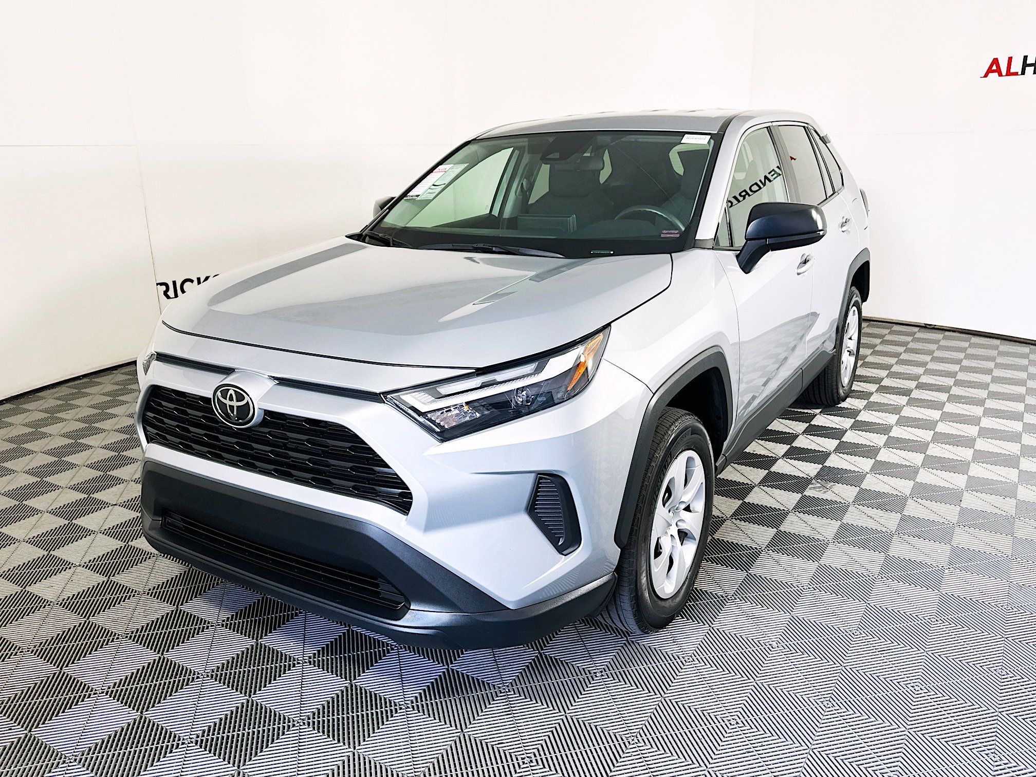 Used 2024 Toyota RAV4 LE image 7