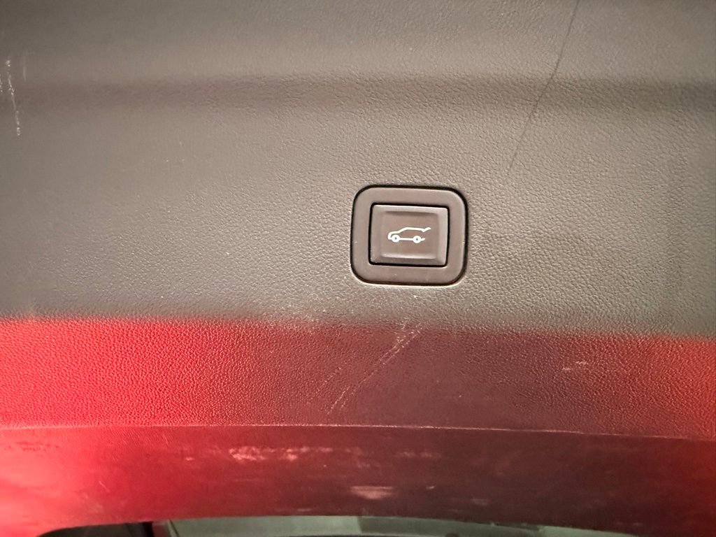 Used 2023 Cadillac Escalade Premium Luxury image 12