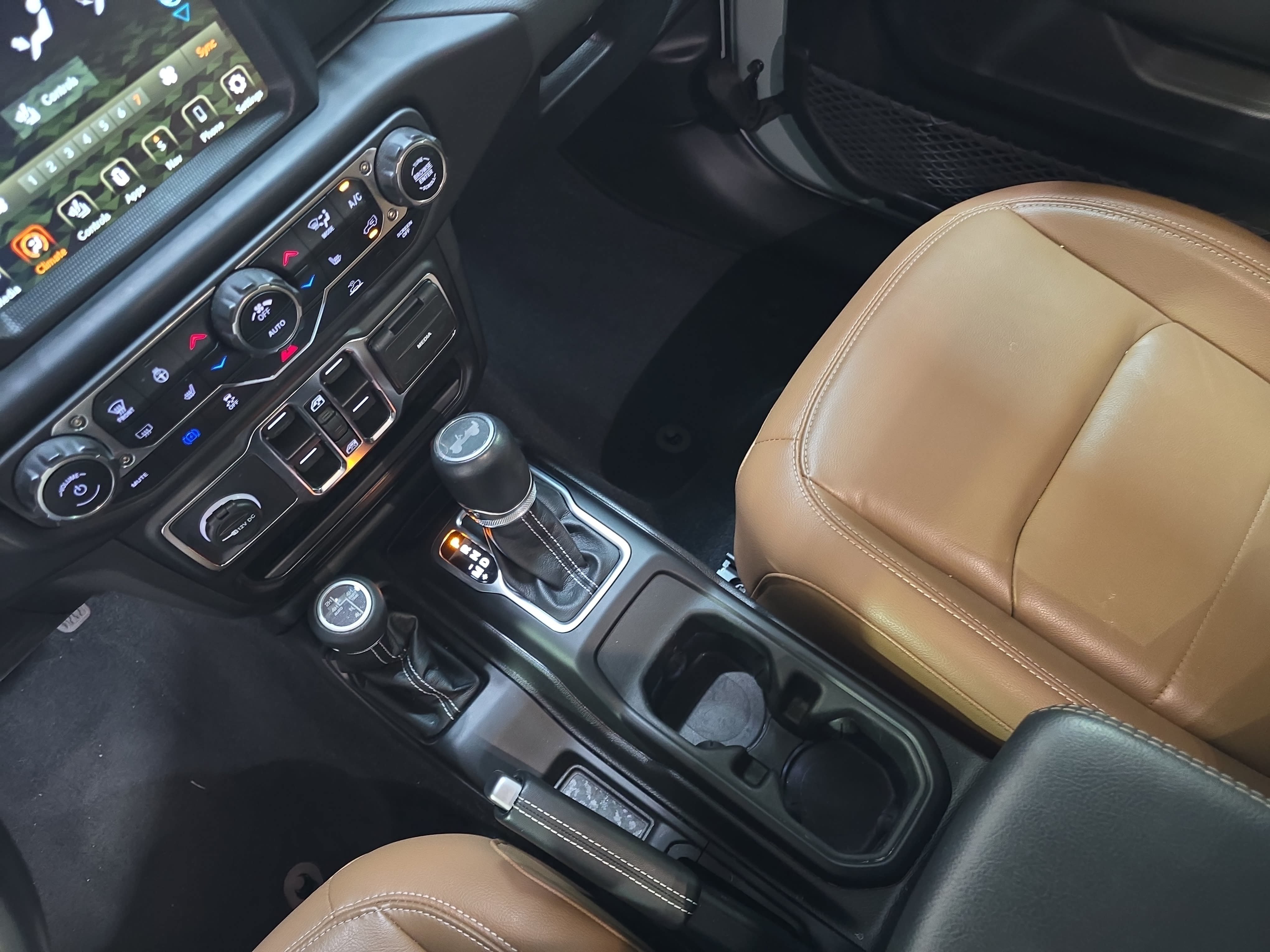 Used 2023 Jeep Wrangler Unlimited Sahara w/ Cold Weather Group AWD/4WD image 22
