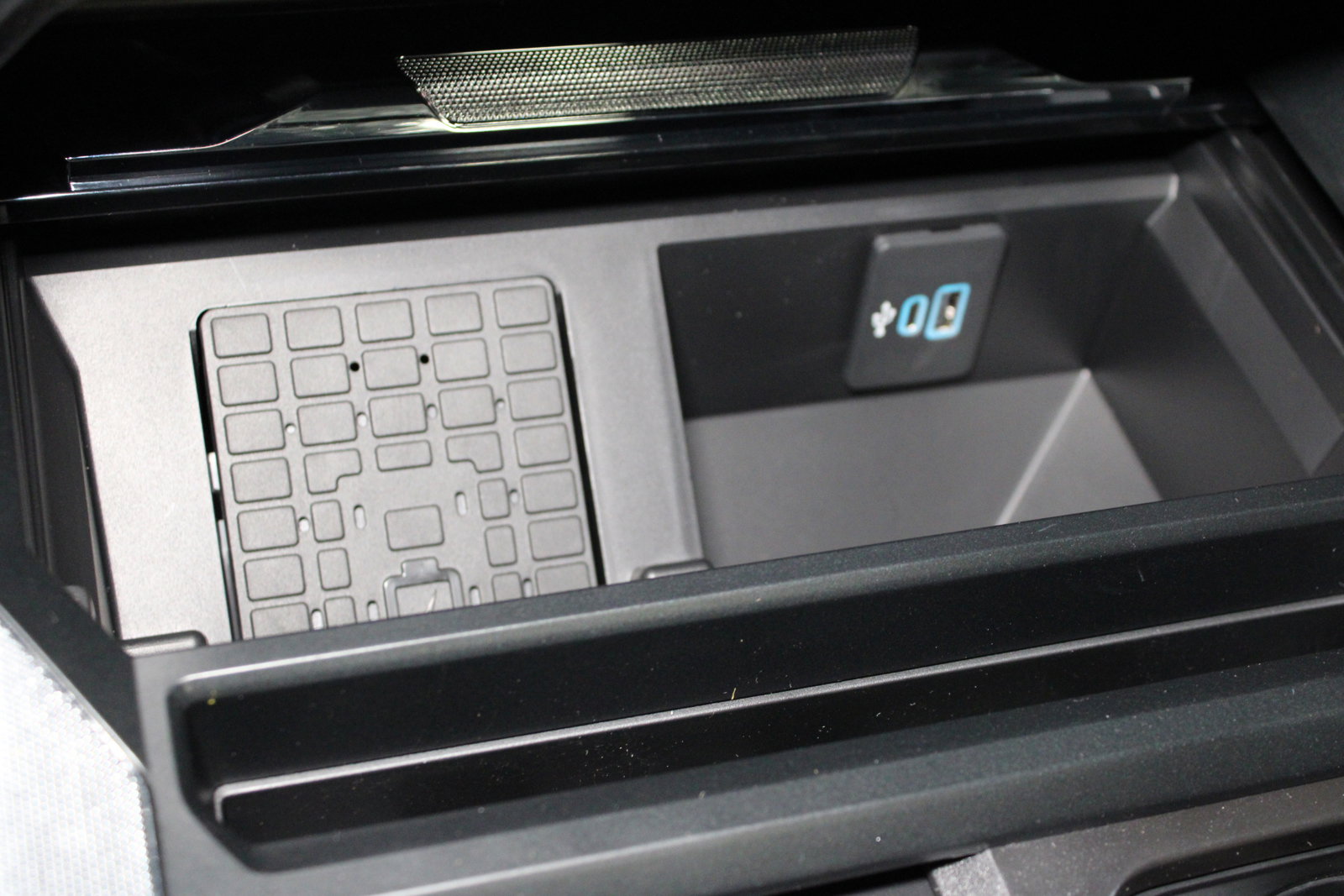 New 2025 Ford F350 Lariat w/ Lariat Ultimate Package image 16