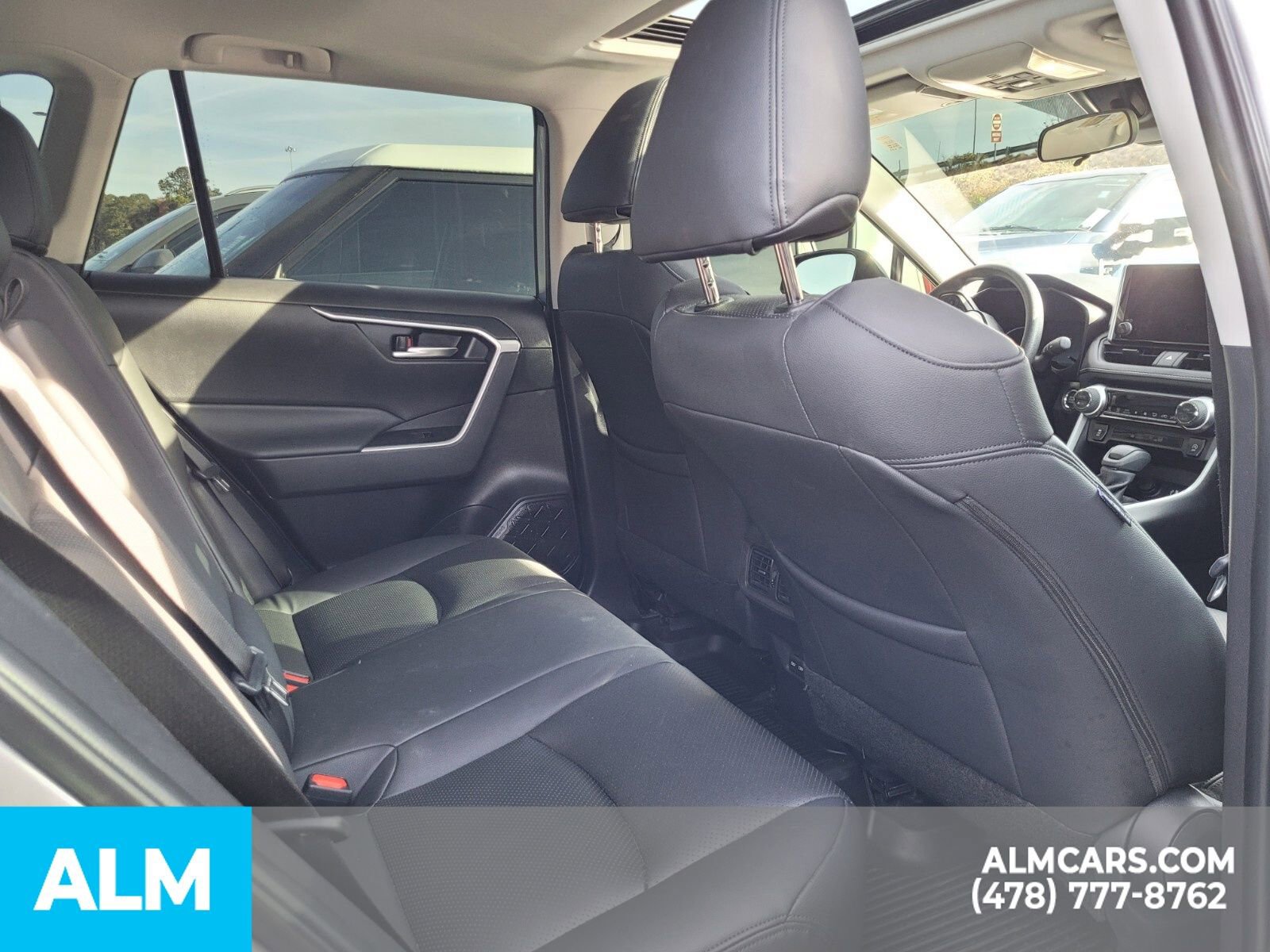 Used 2025 Toyota RAV4 XLE image 19