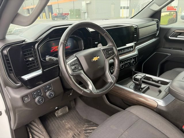 Used 2022 Chevrolet Silverado 1500 LT AWD/4WD image 9