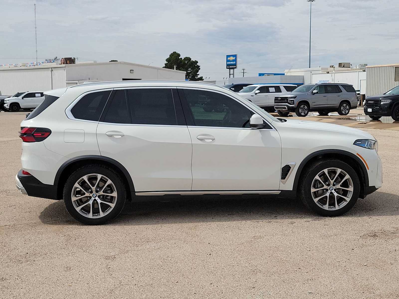 Used 2025 BMW X5 sDrive40i w/ Premium Package RWD image 9