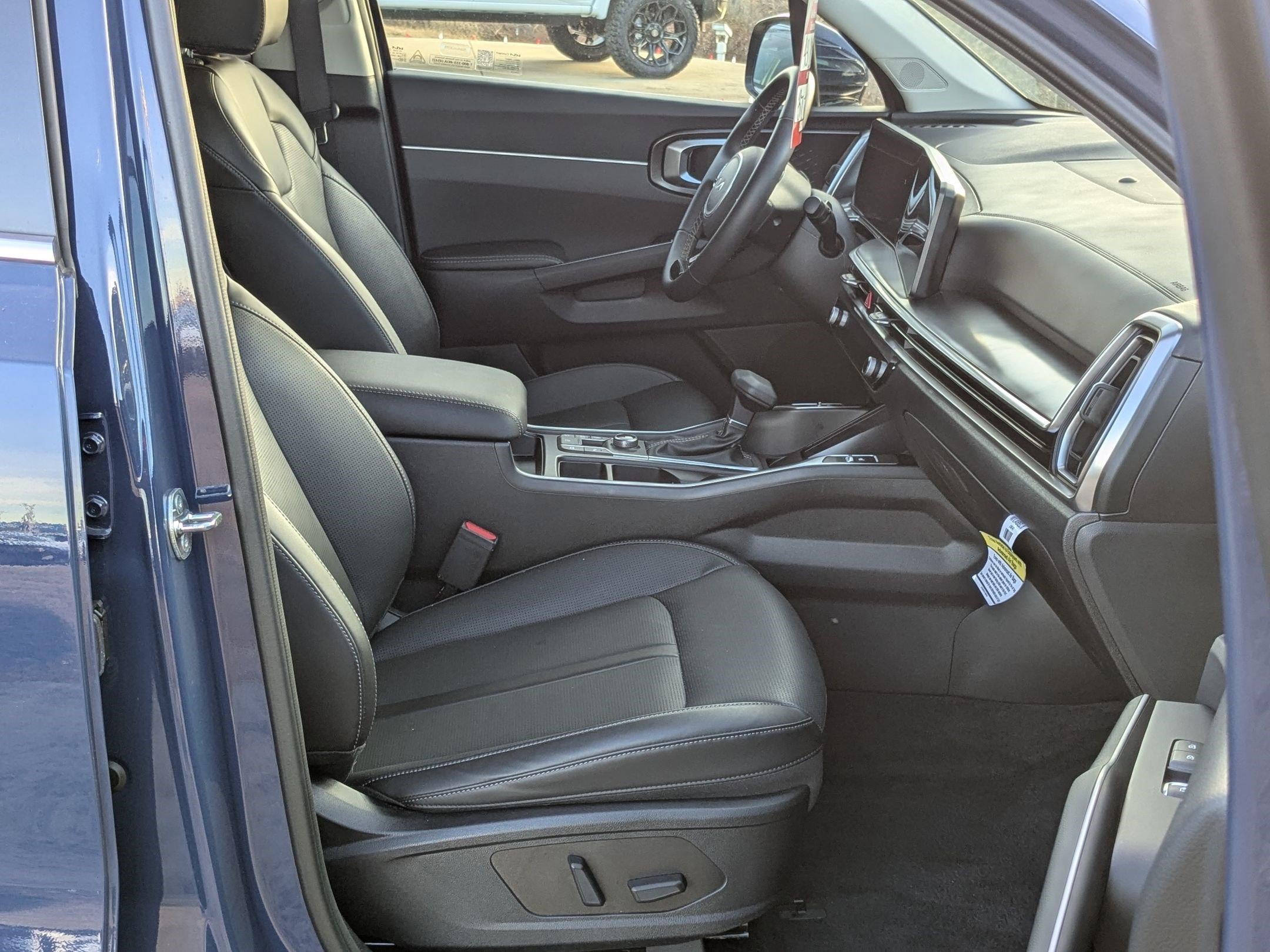 New 2025 Kia Sorento EX w/ Panoramic Sunroof Package image 22