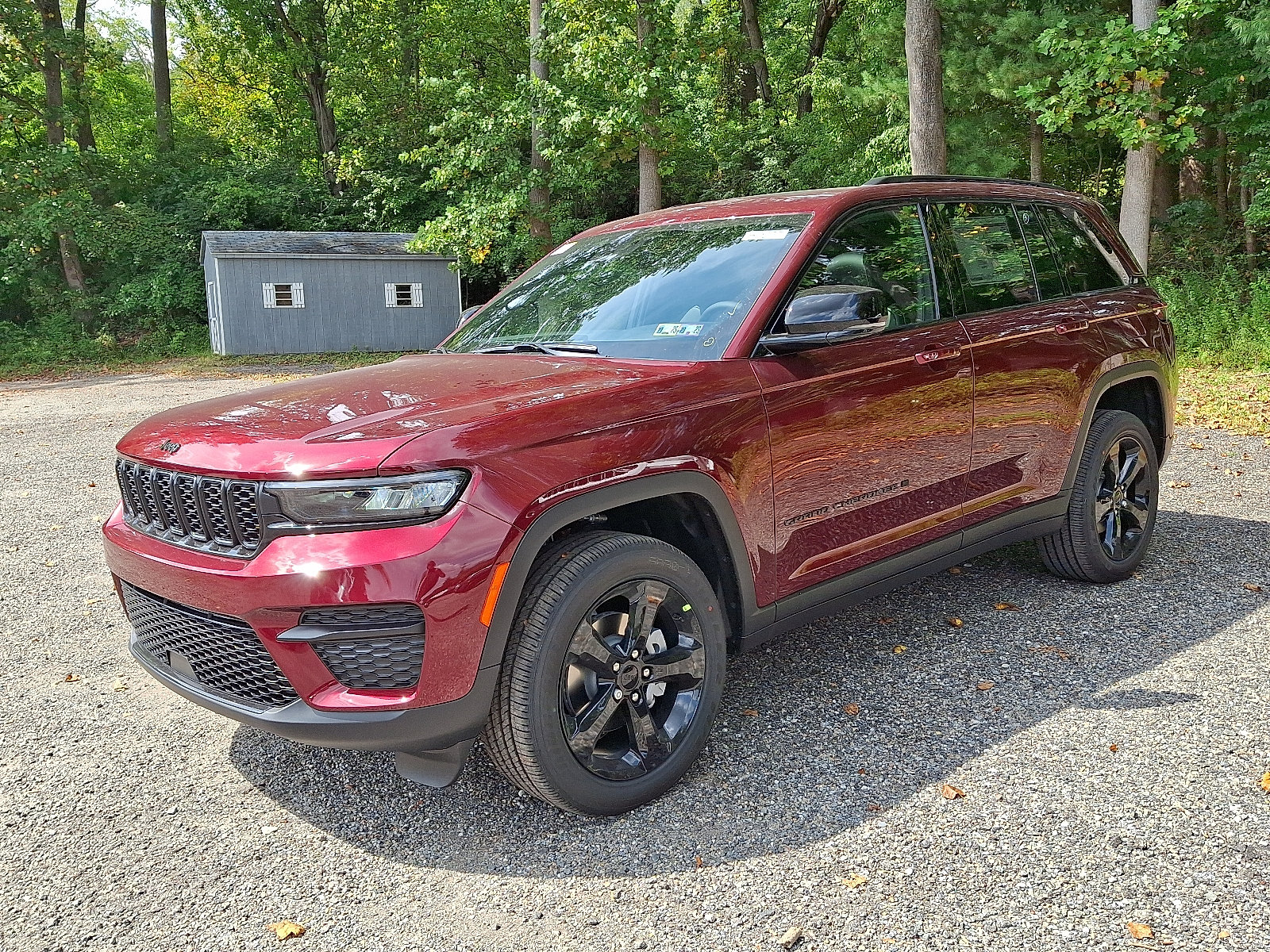 New 2025 Jeep Grand Cherokee Altitude AWD/4WD image 2