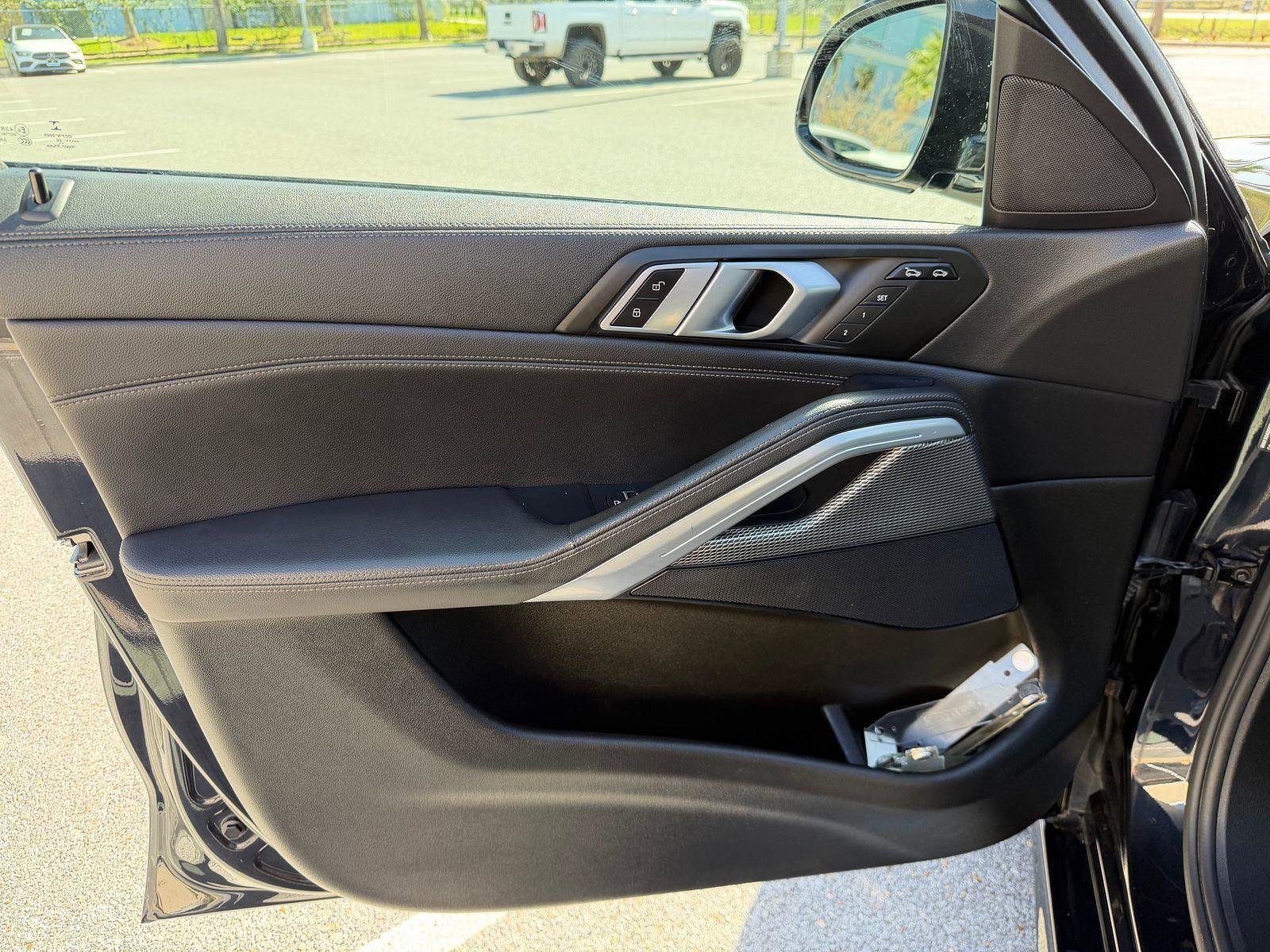 Used 2021 BMW X6 xDrive40i w/ M Sport Package image 7