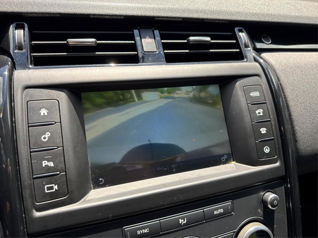 Used 2017 Land Rover Discovery SE image 55