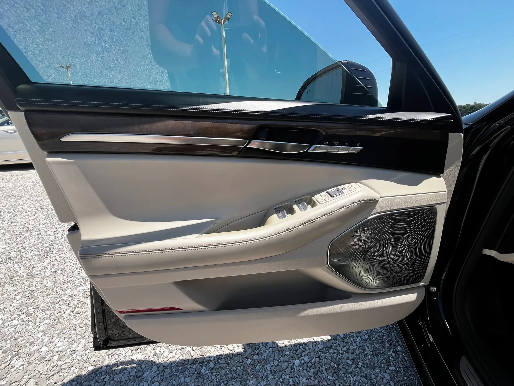 Used 2018 Genesis G90 5.0 Ultimate AWD/4WD image 16