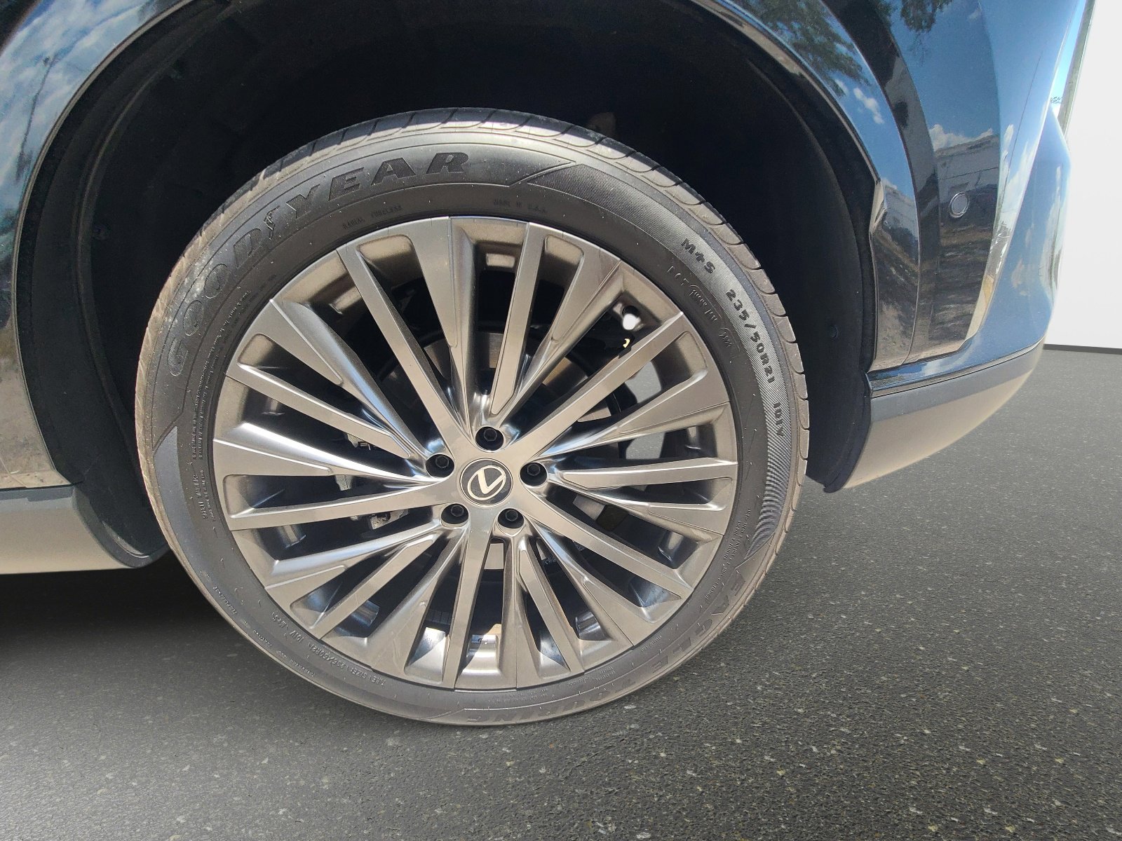 Used 2023 Lexus RX 350 FWD w/ Cold Area Package image 8