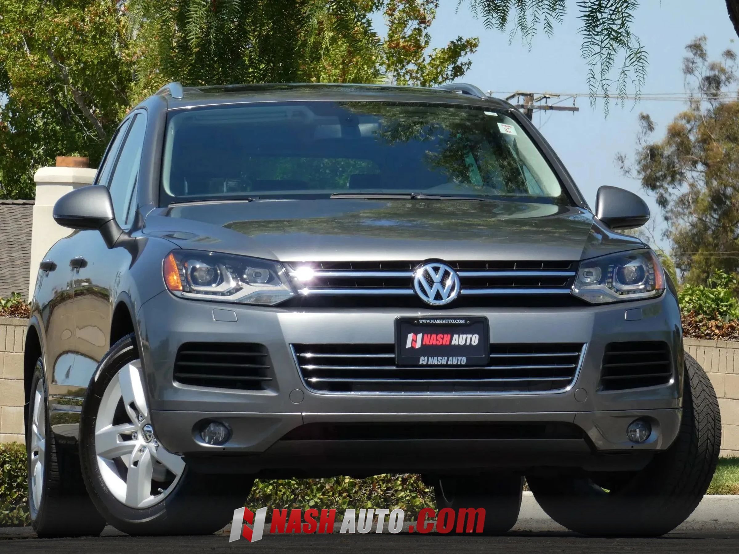 Used 2014 Volkswagen Touareg VR6 AWD/4WD image 1