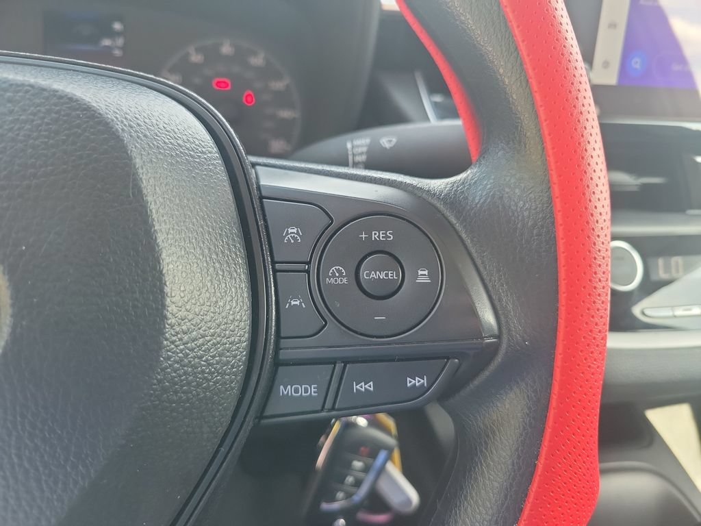 Used 2025 Toyota Corolla LE FWD image 19