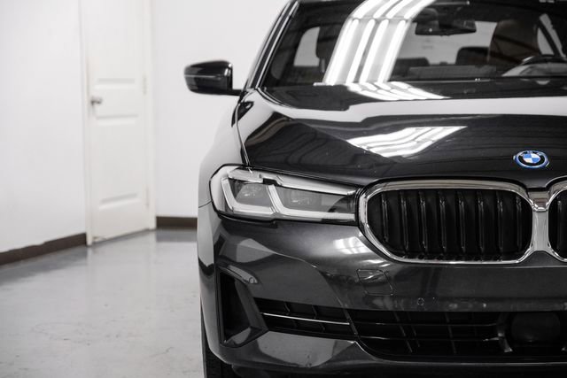 Used 2022 BMW 530e w/ Premium Package image 48