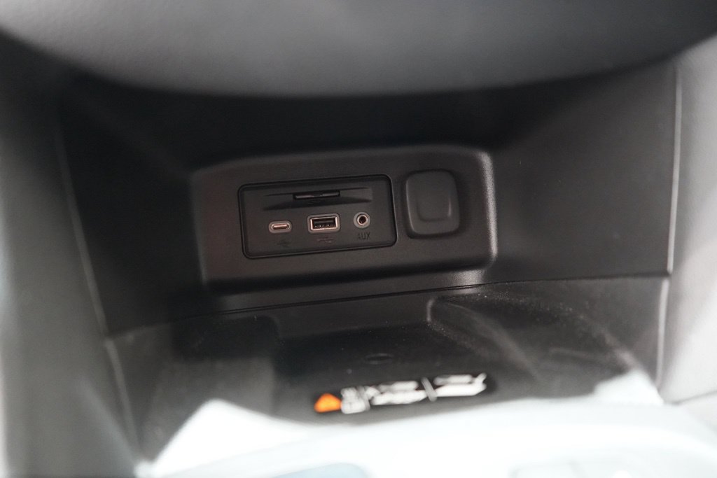 Used 2023 Chevrolet Equinox Premier FWD image 33